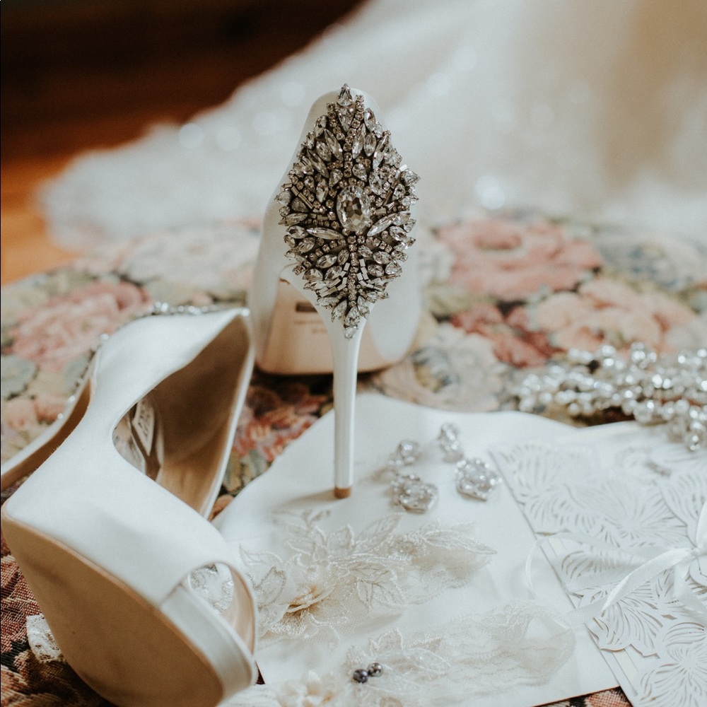 Badgley Mischka Women's Kiara Platform Pump